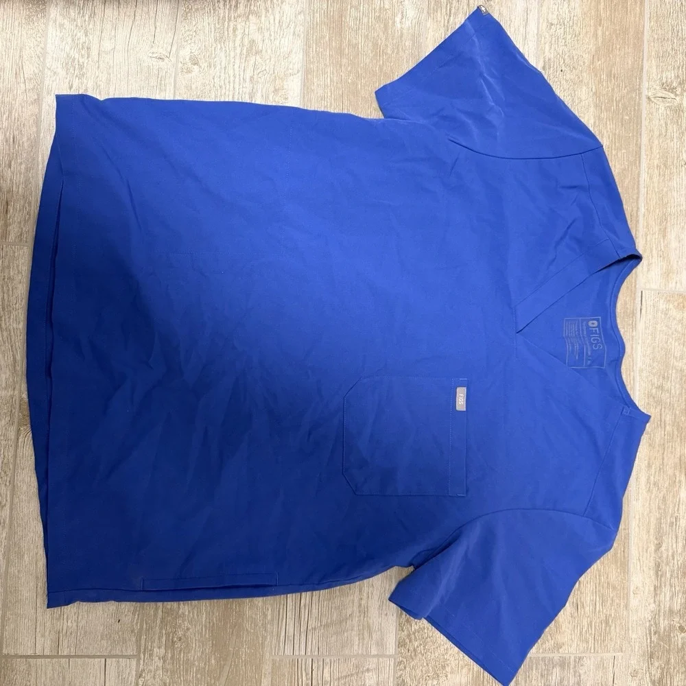 Figs Men's‎ Chisec Three Pocket Scrub Top Blue Size XL TM3000